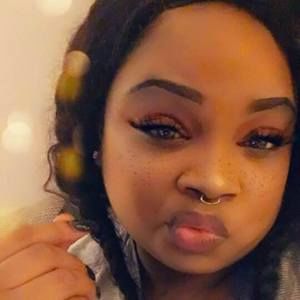 Meet your Posher, Lorrin